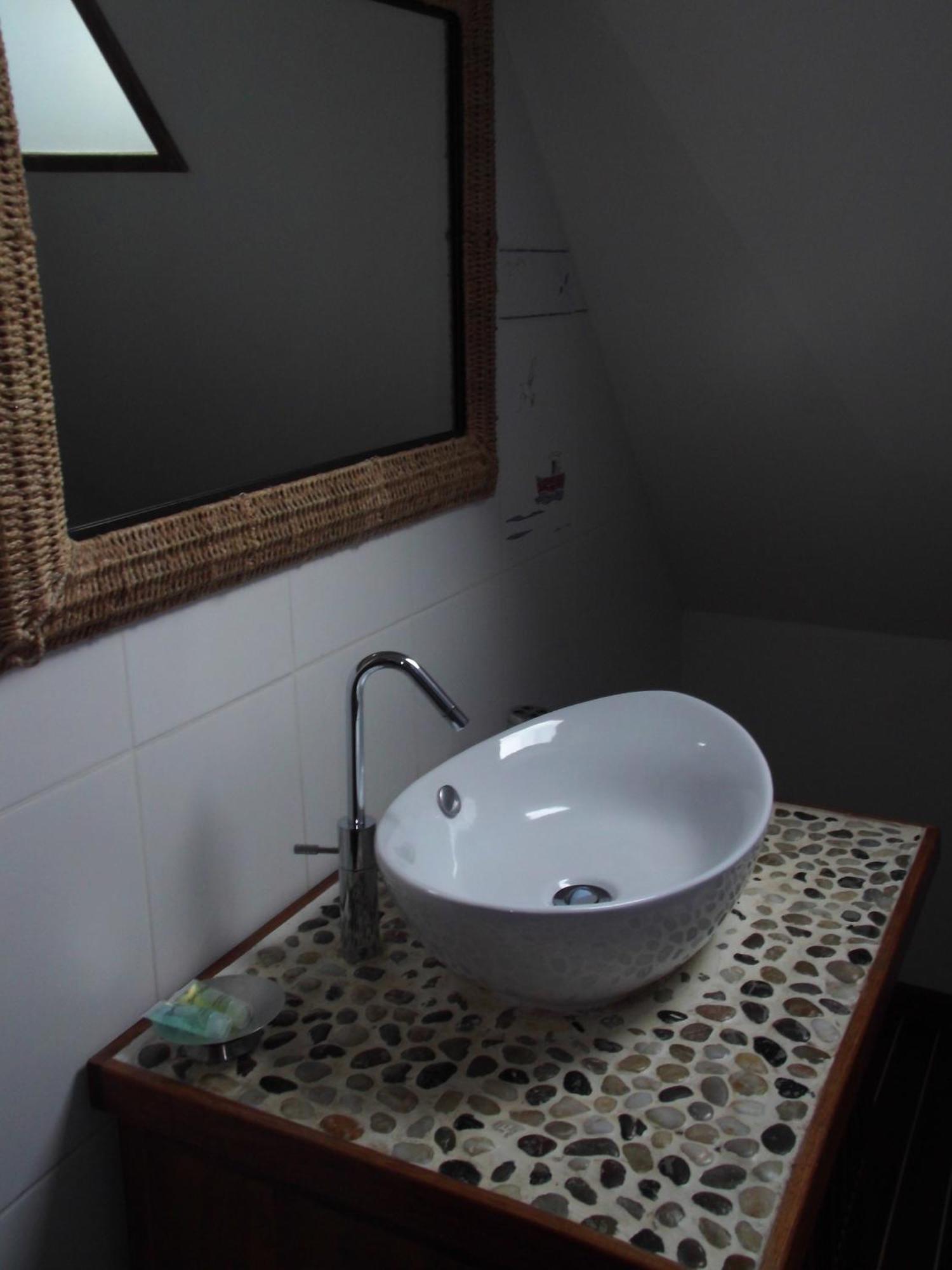 Le Clos Des Tilleuls D Day Home, Chambres D'Hotes, Suite Avec Sauna Privatif, Suite Avec Balneotherapie Privative, En Supplement Option Spa Bain A Remous La Vendelée Pokoj fotografie