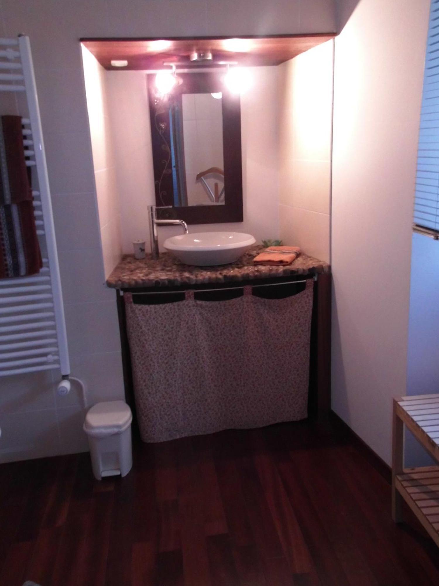 Le Clos Des Tilleuls D Day Home, Chambres D'Hotes, Suite Avec Sauna Privatif, Suite Avec Balneotherapie Privative, En Supplement Option Spa Bain A Remous La Vendelée Pokoj fotografie