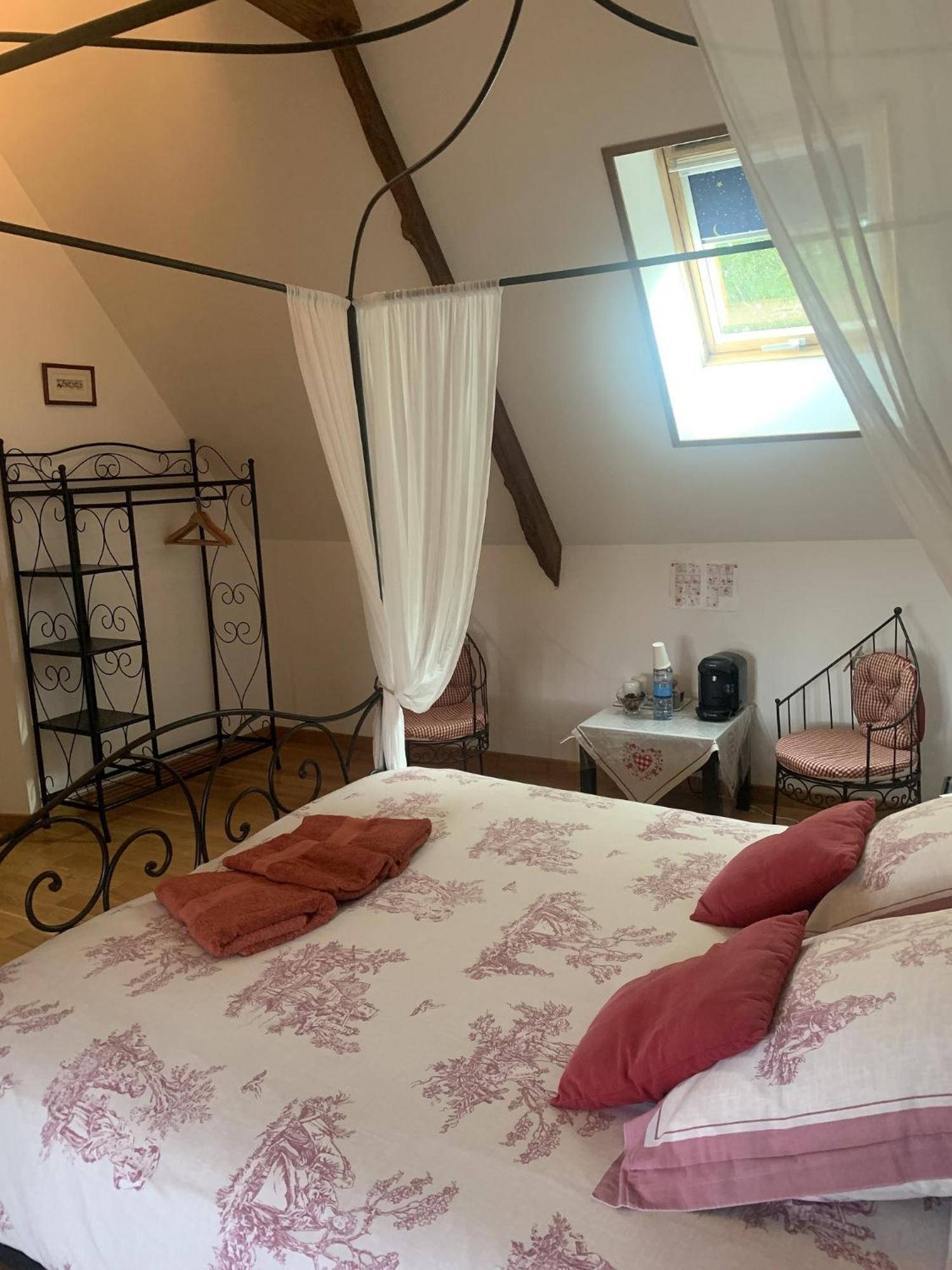 Le Clos Des Tilleuls D Day Home, Chambres D'Hotes, Suite Avec Sauna Privatif, Suite Avec Balneotherapie Privative, En Supplement Option Spa Bain A Remous La Vendelée Exteriér fotografie